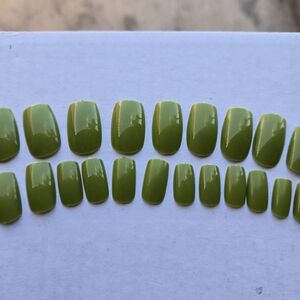 🍒🍒 Olive Green Press-On Nails